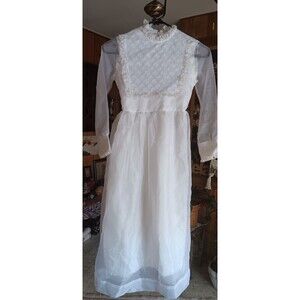 Vintage 70s Montgomery Ward long white formal dress girl's size 7/8 no size tag